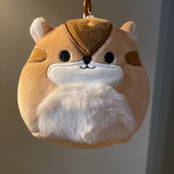 BRAND NEW SQUISHMALLOW CLIP 3.5” NAMED MELZIE THE CHIPMUNK! NWT. YEAR 2023. - Picture 3 of 8